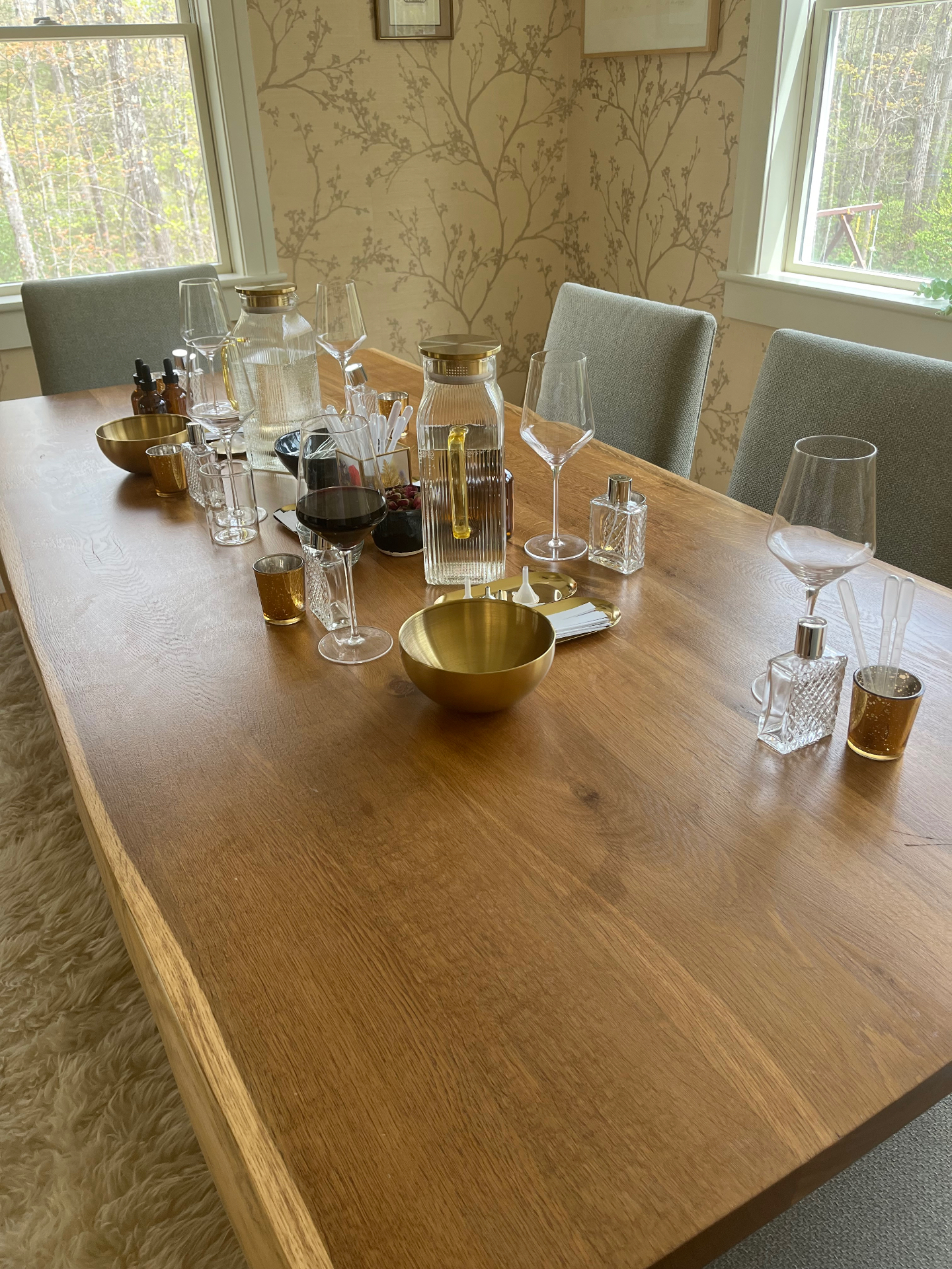Perfume & Cologne Atelier Bar